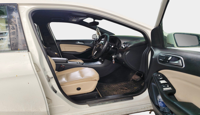 2013 Mercedes Benz B Class B180, Diesel, Automatic, 93,803 km, interior