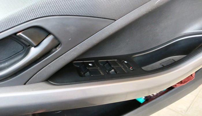 2022 Tata NEXON XMA SUNROOF PETROL, Petrol, Automatic, 25,824 km, interior