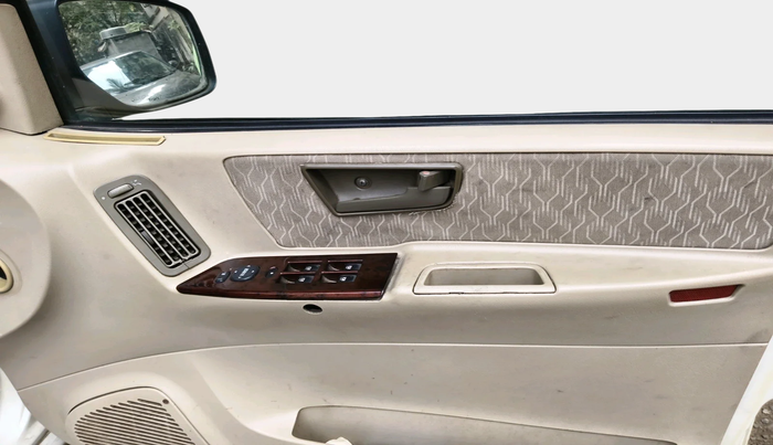 2011 Tata Safari 4X2 EX DICOR, Diesel, Manual, 1,89,061 km, interior