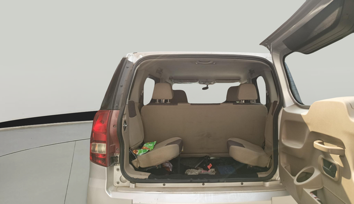 2016 Mahindra TUV300 T8 AMT, Diesel, Automatic, 36,287 km, exterior