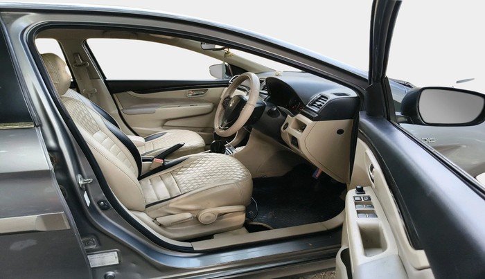 2016 Maruti Ciaz ZDI SHVS, Diesel, Manual, 1,28,244 km, interior