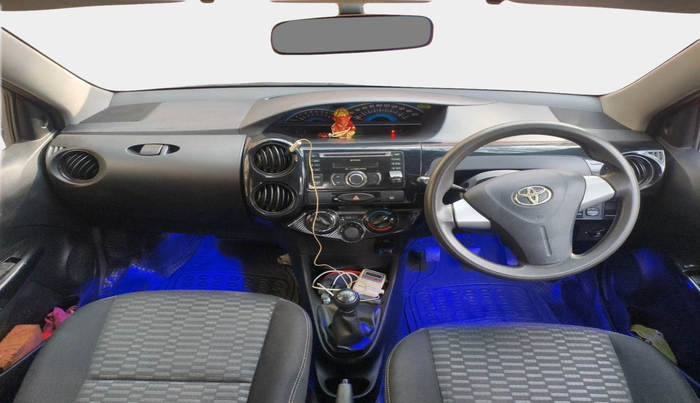 2015 Toyota Etios CROSS 1.2 G, Petrol, Manual, 95,618 km, interior