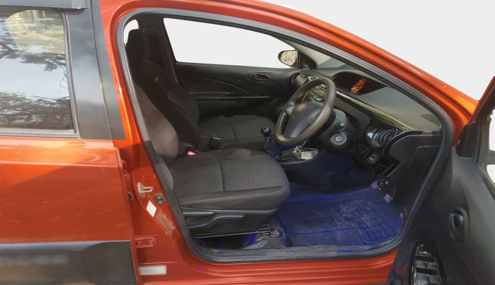 2015 Toyota Etios CROSS 1.2 G, Petrol, Manual, 95,618 km, interior