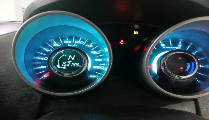 2015 Mahindra XUV500 W10, Diesel, Manual, 1,53,199 km, interior