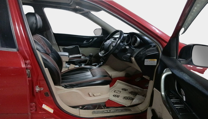 2015 Mahindra XUV500 W10, Diesel, Manual, 1,53,199 km, interior