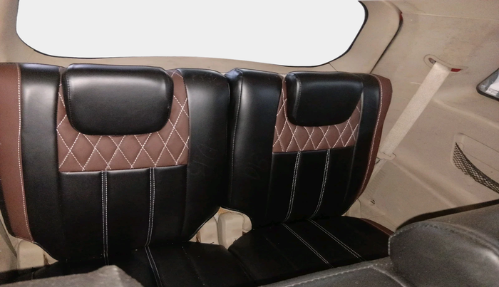 2015 Mahindra XUV500 W10, Diesel, Manual, 1,53,199 km, interior