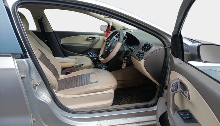 2011 Volkswagen Vento TRENDLINE DIESEL 1.6, Diesel, Manual, 1,04,738 km, interior