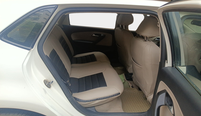 2012 Volkswagen Polo COMFORTLINE 1.2L, Diesel, Manual, 1,43,337 km, interior