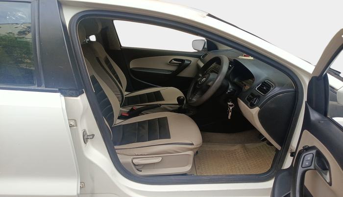 2012 Volkswagen Polo COMFORTLINE 1.2L, Diesel, Manual, 1,43,337 km, interior