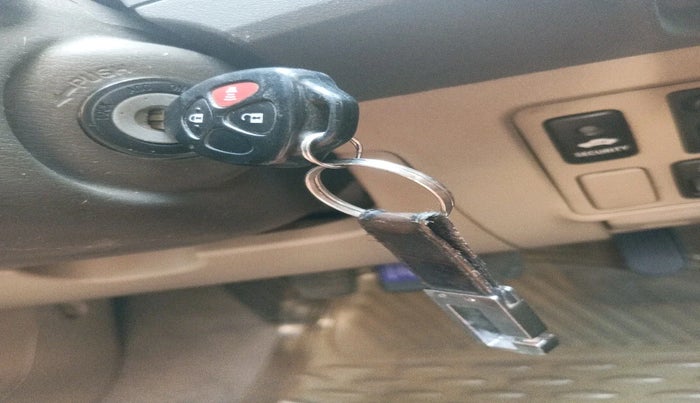 2010 Toyota Fortuner 3.0 4X4 MT, Diesel, Manual, 1,60,862 km, interior