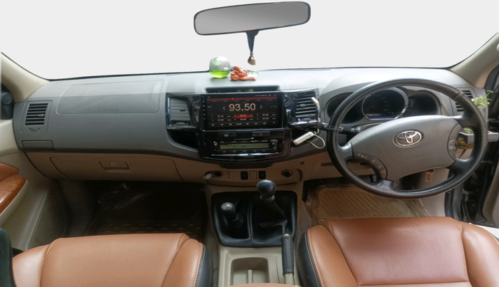 2010 Toyota Fortuner 3.0 4X4 MT, Diesel, Manual, 1,60,862 km, interior