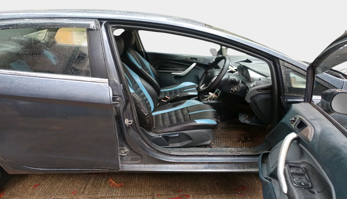 2011 Ford Fiesta TITANIUM PETROL, Petrol, Manual, 1,46,118 km, interior