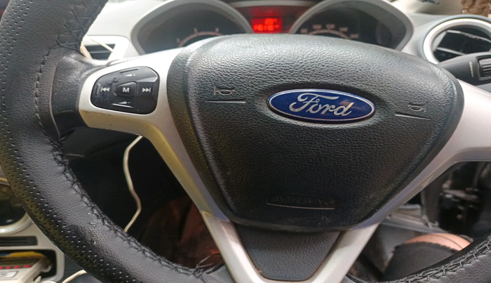 2011 Ford Fiesta TITANIUM PETROL, Petrol, Manual, 1,46,118 km, interior