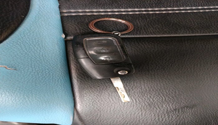 2011 Ford Fiesta TITANIUM PETROL, Petrol, Manual, 1,46,118 km, interior