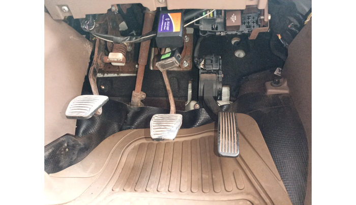 2012 Mahindra XUV500 W8, Diesel, Manual, 1,18,420 km, interior