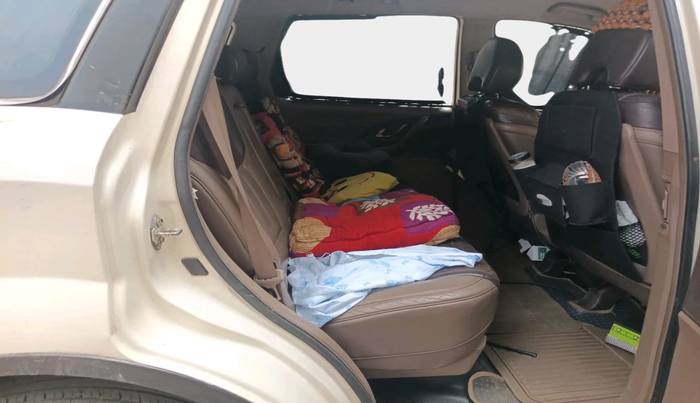 2012 Mahindra XUV500 W8, Diesel, Manual, 1,18,420 km, interior