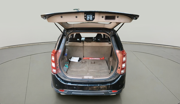 2014 Mahindra XUV500 W6, Diesel, Manual, 1,26,505 km, exterior