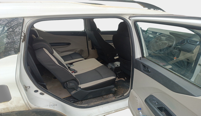 2019 Renault TRIBER RXT, Petrol, Manual, 32,000 km, interior