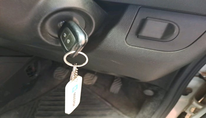 2021 Renault Kwid RXT 1.0 (O), Petrol, Manual, 31,450 km, interior