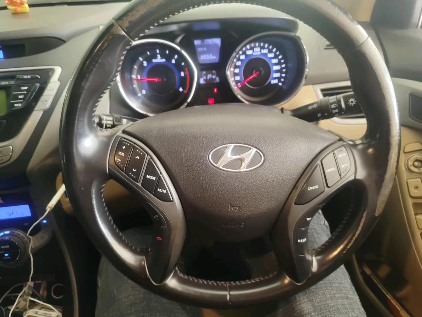 2014 Hyundai New Elantra 1.6 SX AT DIESEL, Diesel, Automatic, 77,975 km, interior