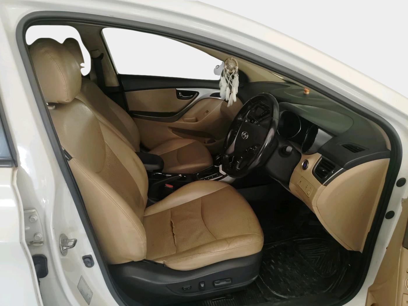 2014 Hyundai New Elantra 1.6 SX AT DIESEL, Diesel, Automatic, 77,975 km, interior