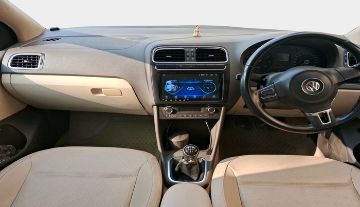 2013 Volkswagen Vento HIGHLINE 1.6 MPI, Petrol, Manual, 50,365 km, interior