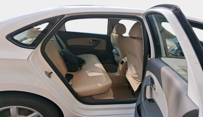 2013 Volkswagen Vento HIGHLINE 1.6 MPI, Petrol, Manual, 50,365 km, interior