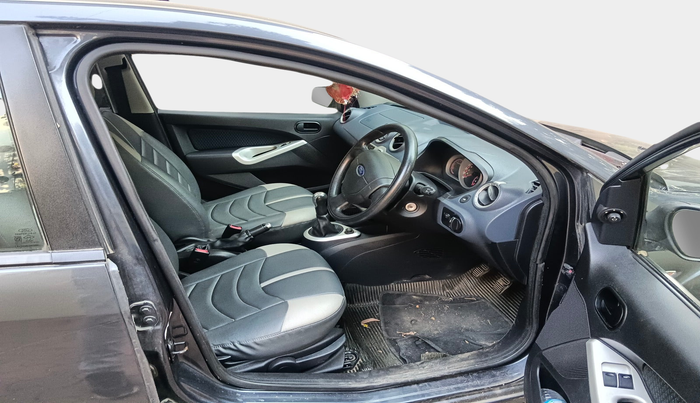 2013 Ford Figo TITANIUM 1.4 DIESEL, Diesel, Manual, 62,874 km, interior