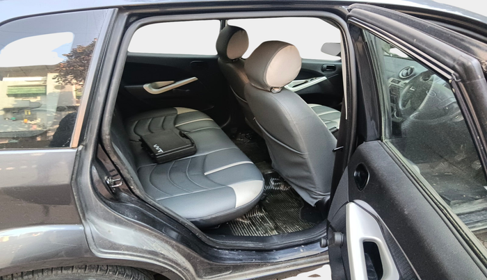 2013 Ford Figo TITANIUM 1.4 DIESEL, Diesel, Manual, 62,874 km, interior