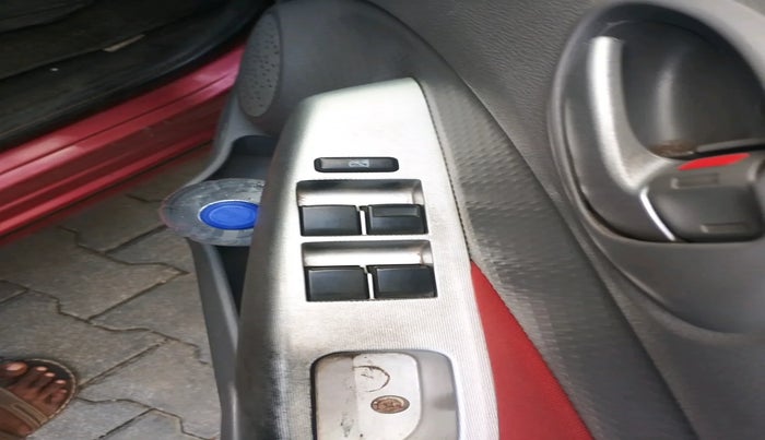 2011 Toyota Etios Liva VX, Petrol, Manual, 82,788 km, interior