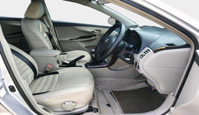 2013 Toyota Corolla Altis J DIESEL, Diesel, Manual, 1,42,923 km, interior