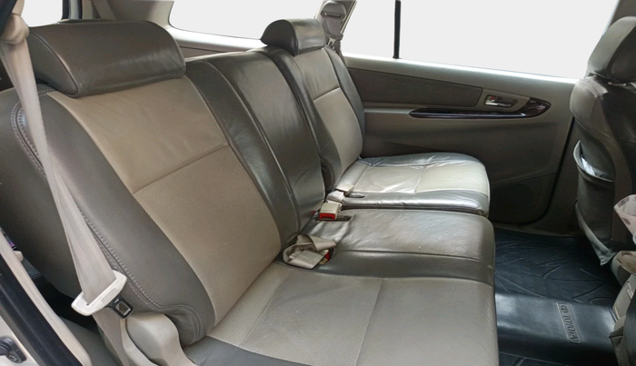 2012 Toyota Innova 2.5 VX 8 STR, Diesel, Manual, 1,94,517 km, interior