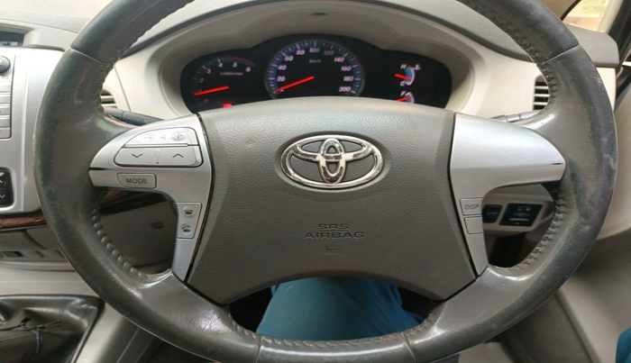 2012 Toyota Innova 2.5 VX 8 STR, Diesel, Manual, 1,94,517 km, interior