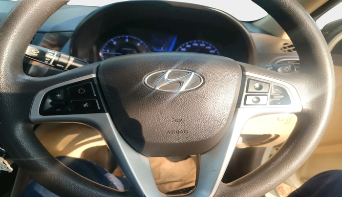 2011 Hyundai Verna FLUIDIC 1.6 CRDI SX, Diesel, Manual, 45,846 km, interior