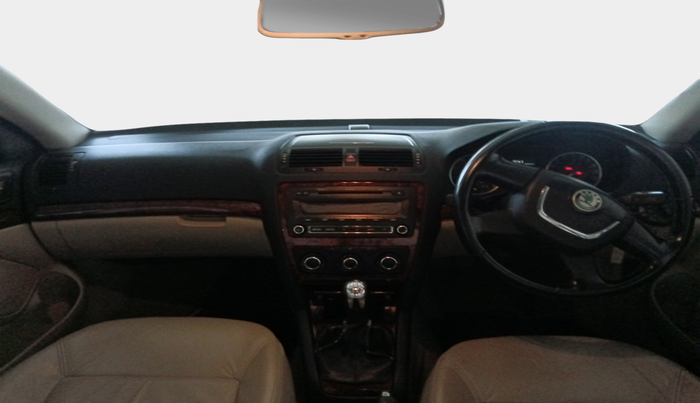 2010 Skoda Laura AMBIENTE 1.8 TSI, Petrol, Manual, 70,771 km, interior