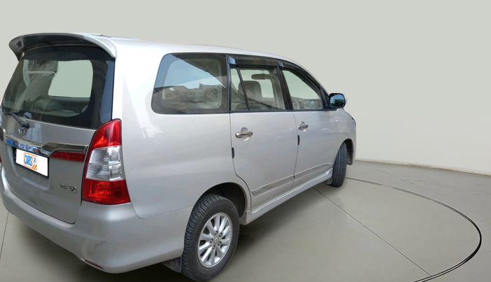 2014 Toyota Innova 2.5 VX 8 STR, Diesel, Manual, 1,12,081 km, exterior