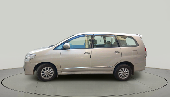 2014 Toyota Innova 2.5 VX 8 STR, Diesel, Manual, 1,12,081 km, exterior