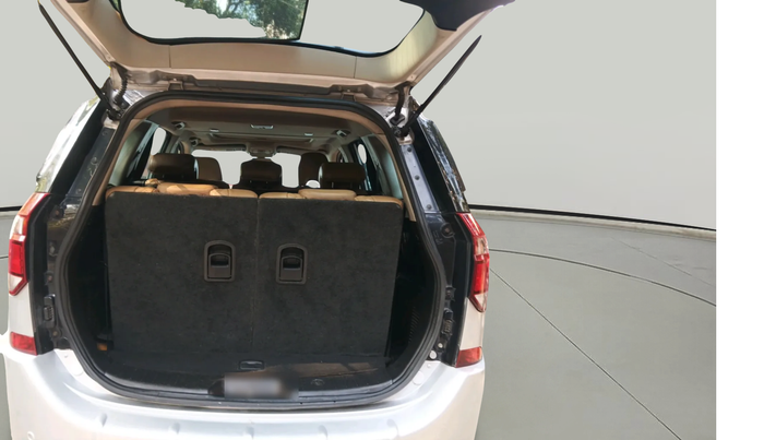 2018 Mahindra XUV500 W11 AT, Diesel, Automatic, 1,11,824 km, exterior