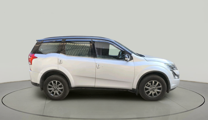 2018 Mahindra XUV500 W11 AT, Diesel, Automatic, 1,11,824 km, exterior