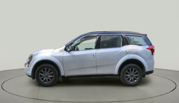 2018 Mahindra XUV500 W11 AT, Diesel, Automatic, 1,11,824 km, exterior