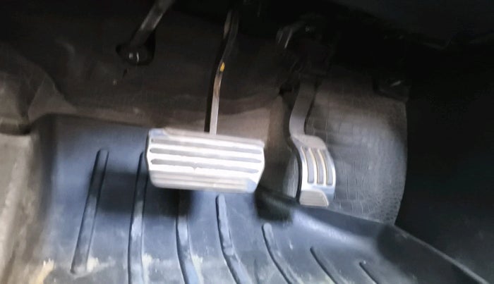 2018 Mahindra XUV500 W11 AT, Diesel, Automatic, 1,11,824 km, interior