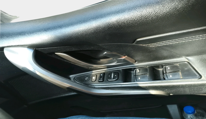 2018 Mahindra XUV500 W11 AT, Diesel, Automatic, 1,11,824 km, interior