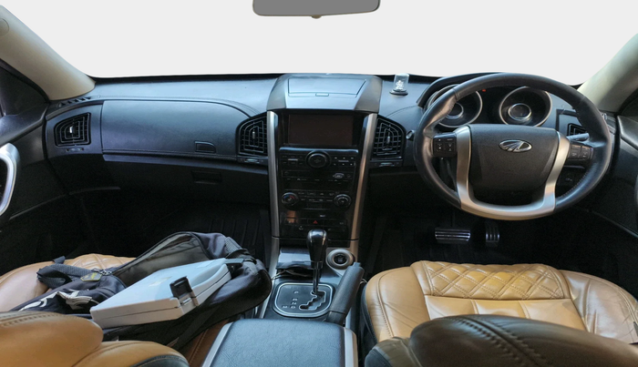 2018 Mahindra XUV500 W11 AT, Diesel, Automatic, 1,11,824 km, interior