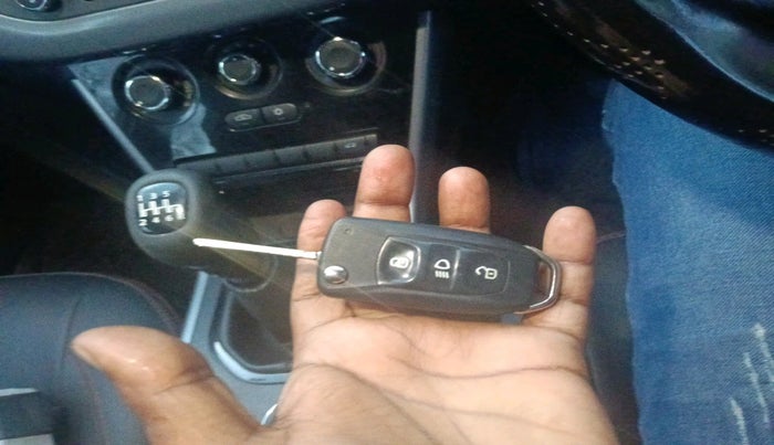 2022 Tata NEXON XM PETROL, Petrol, Manual, 51,507 km, interior