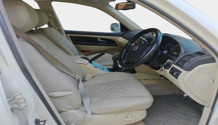 2015 Ssangyong Rexton RX 6, Diesel, Manual, 1,02,665 km, interior