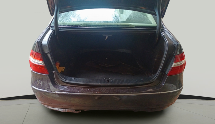 2011 Mercedes Benz E Class E 200 CGI, Petrol, Automatic, 67,692 km, exterior