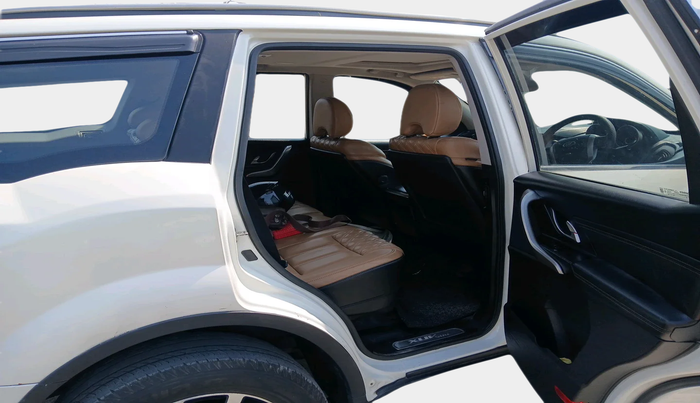 2019 Mahindra XUV500 W11, Diesel, Manual, 83,192 km, interior
