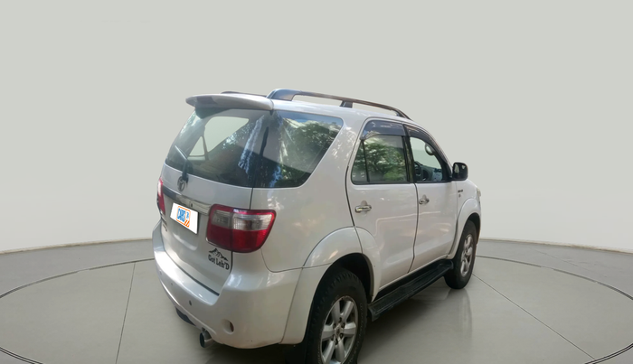 2010 Toyota Fortuner 3.0 4X4 MT, Diesel, Manual, 1,79,109 km, exterior