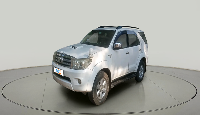 2010 Toyota Fortuner 3.0 4X4 MT, Diesel, Manual, 1,79,109 km, exterior