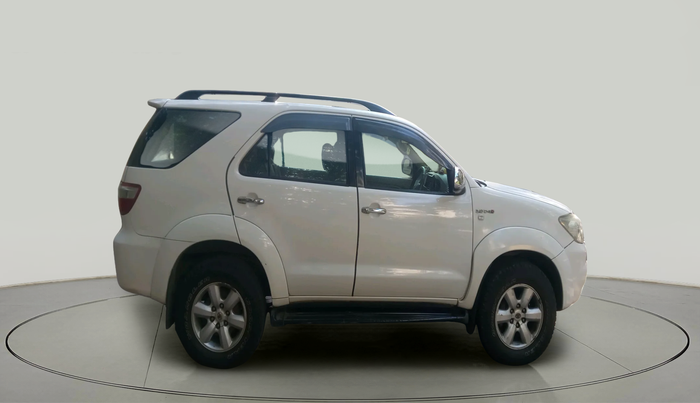 2010 Toyota Fortuner 3.0 4X4 MT, Diesel, Manual, 1,79,109 km, exterior